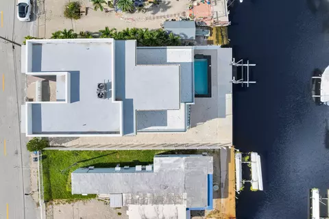 View/Area - 141 Grassy Rd, Key Largo, FL 33037 photo 5 of 9