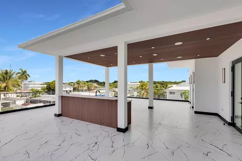 Exterior - 141 Grassy Rd, Key Largo, FL 33037 photo 4 of 8