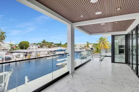 Exterior - 141 Grassy Rd, Key Largo, FL 33037 photo 3 of 8