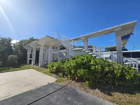 946 S Topaz Ave, Key Largo, FL 33037