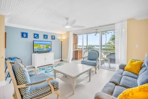 200 Harborview Dr #101, Tavernier, FL 33070