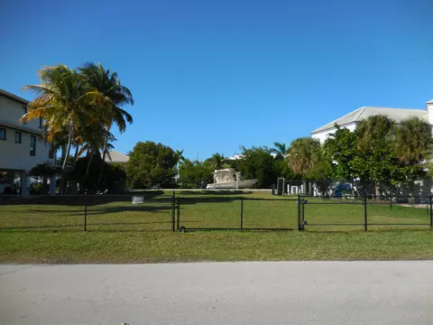 15 Driftwood Dr, Key Haven, FL 33040