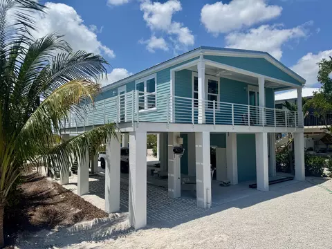 325 Pirates Rd, Summerland Key, FL 33042