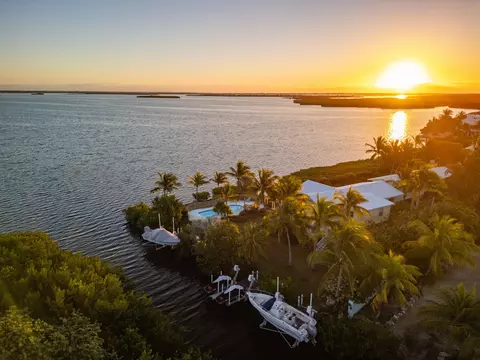 17385 Keystone Rd, Sugarloaf, FL 33042