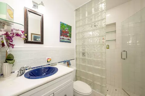 Bath - 3735 Eagle Ave, Key West, FL 33040 photo 4 of 5