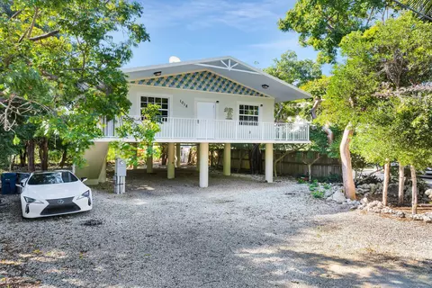 1018 Snapper Ln, Key Largo, FL 33037