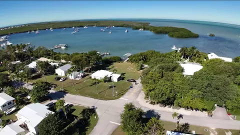 180 Harborview Dr, Tavernier, FL 33070