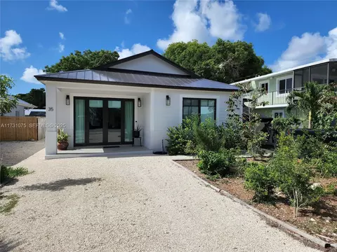 35 Bass Ave, Key Largo, FL 33037