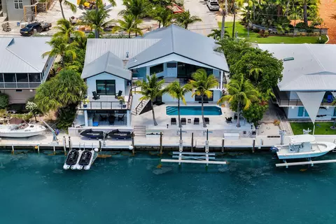362 E Seaview Dr, Marathon, FL 33050