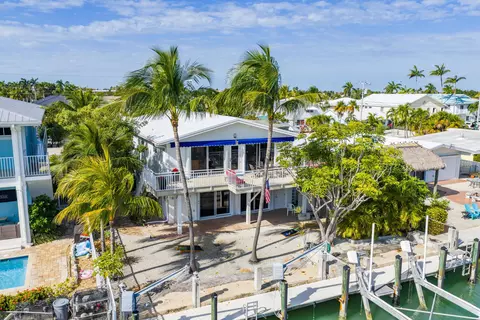 200 5th St, Key Colony, FL 33051