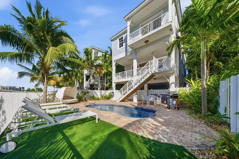 11890 1st Ave Gulf #2, Marathon, FL 33050