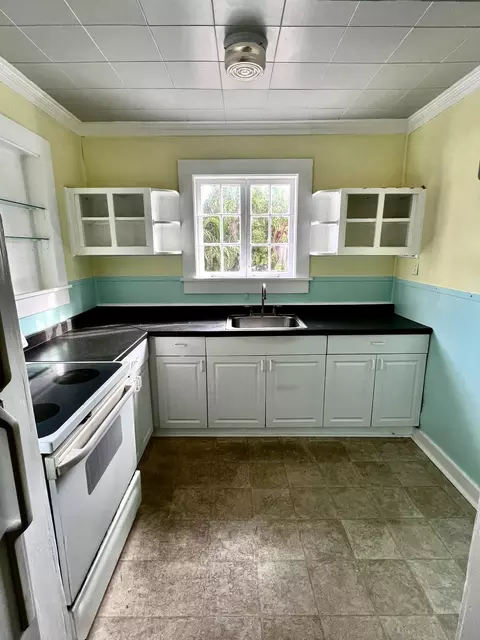 Kitchen - 1115 Fleming St, Key West, FL 33040 photo 2 of 5