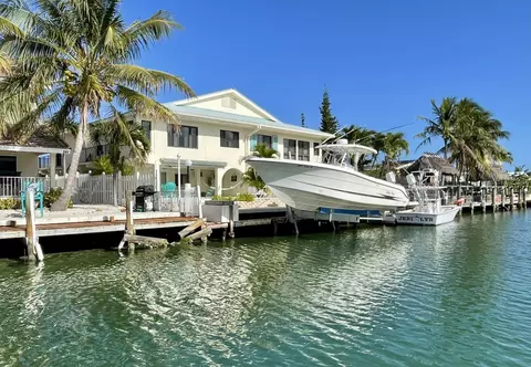 331 9th St #KEY colony, Key Colony Beach, FL 33051