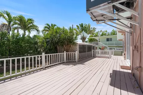 Exterior - 412 3rd St, Key Largo, FL 33037 photo 4 of 13