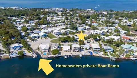 View/Area - 412 3rd St, Key Largo, FL 33037 photo 3 of 8