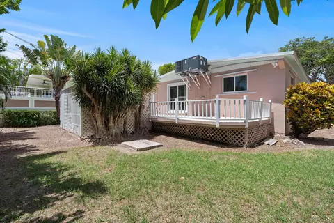 Exterior - 412 3rd St, Key Largo, FL 33037 photo 9 of 13