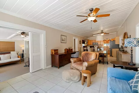 Living - 412 3rd St, Key Largo, FL 33037 photo 2 of 5