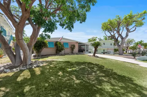 Exterior - 412 3rd St, Key Largo, FL 33037 photo 1 of 13