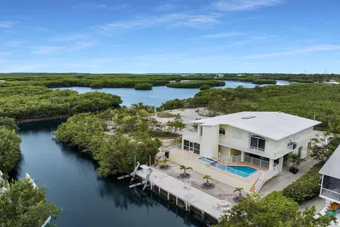 85 Ocean Shores Dr, Key Largo, FL 33037
