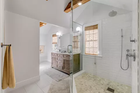 Bath - 418 William St, Key West, FL 33040 photo 2 of 4