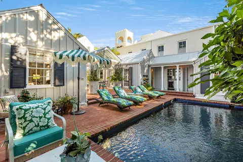 Exterior - 418 William St, Key West, FL 33040 photo 8 of 11