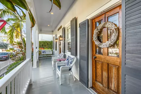 Exterior - 418 William St, Key West, FL 33040 photo 4 of 11