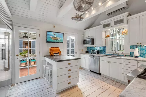 Kitchen - 418 William St, Key West, FL 33040 photo 1 of 3