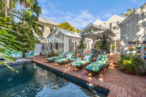 Exterior - 418 William St, Key West, FL 33040 photo 1 of 11