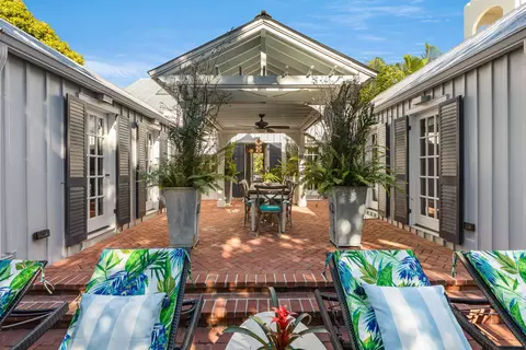 Exterior - 418 William St, Key West, FL 33040 photo 6 of 11