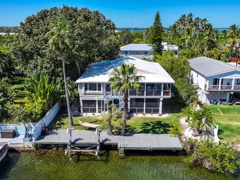 146 Sugarloaf Dr, Sugarloaf Key, FL 33042