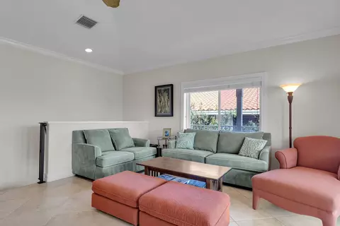 Living - 570 9th St #KEY colony, Key Colony Beach, FL 33051 photo 6 of 6