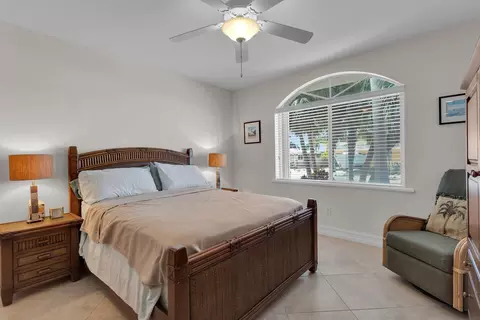 Bedroom - 570 9th St #KEY colony, Key Colony Beach, FL 33051 photo 1 of 8