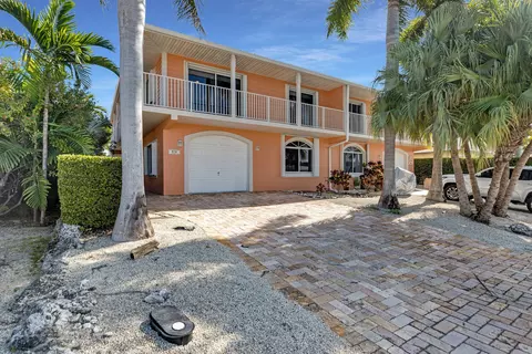 570 9th St #KEY colony, Key Colony Beach, FL 33051