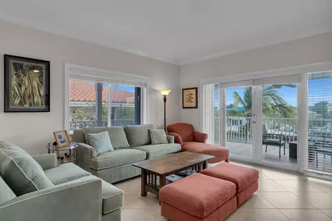 Living - 570 9th St #KEY colony, Key Colony Beach, FL 33051 photo 4 of 6