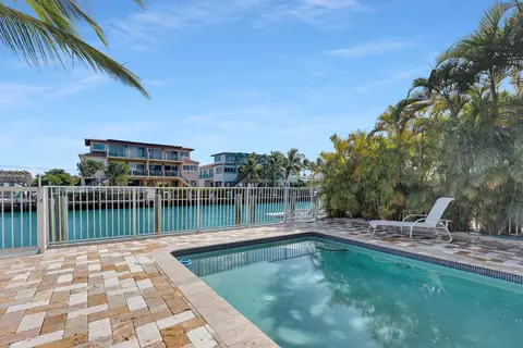 Exterior - 570 9th St #KEY colony, Key Colony Beach, FL 33051 photo 4 of 12