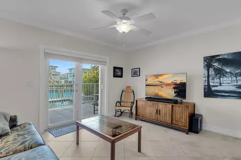 Living - 570 9th St #KEY colony, Key Colony Beach, FL 33051 photo 2 of 6