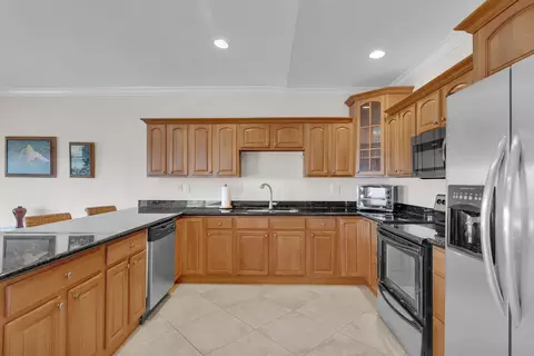 Kitchen - 570 9th St #KEY colony, Key Colony Beach, FL 33051 photo 3 of 4