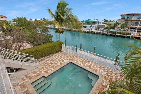 Exterior - 570 9th St #KEY colony, Key Colony Beach, FL 33051 photo 9 of 12