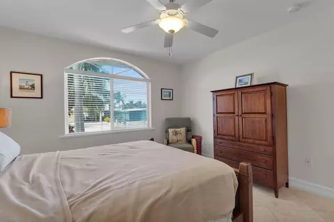 Bedroom - 570 9th St #KEY colony, Key Colony Beach, FL 33051 photo 2 of 8