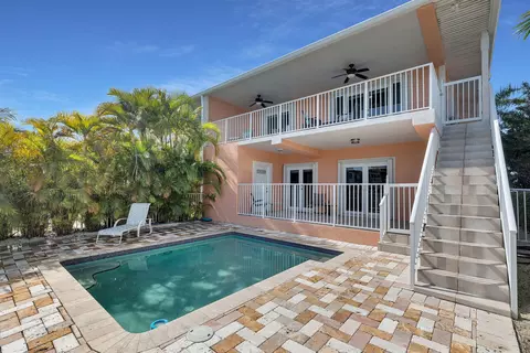 Exterior - 570 9th St #KEY colony, Key Colony Beach, FL 33051 photo 3 of 12