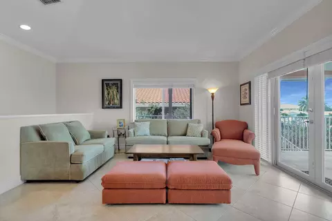 Living - 570 9th St #KEY colony, Key Colony Beach, FL 33051 photo 5 of 6