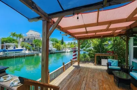 715 E Caribbean Dr, Summerland Key, FL 33042
