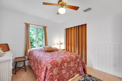 Bedroom - 535 80th Street Ocean St, Marathon, FL 33050 photo 5 of 6