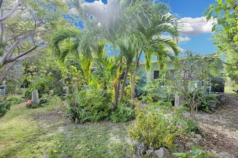 Exterior - 535 80th Street Ocean St, Marathon, FL 33050 photo 8 of 15