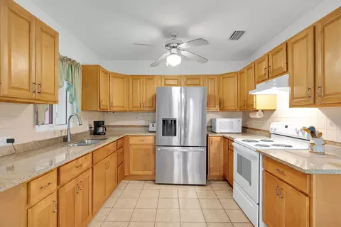 Kitchen - 535 80th Street Ocean St, Marathon, FL 33050 photo 2 of 4