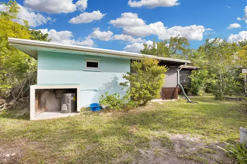 Exterior - 535 80th Street Ocean St, Marathon, FL 33050 photo 9 of 15