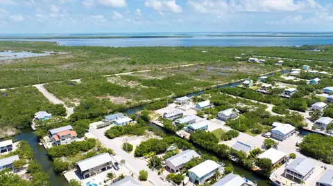 View/Area - 3672 Fox St, Big Pine Key, FL 33043 photo 6 of 9