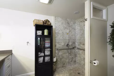 Bath - 3672 Fox St, Big Pine Key, FL 33043 photo 1 of 3