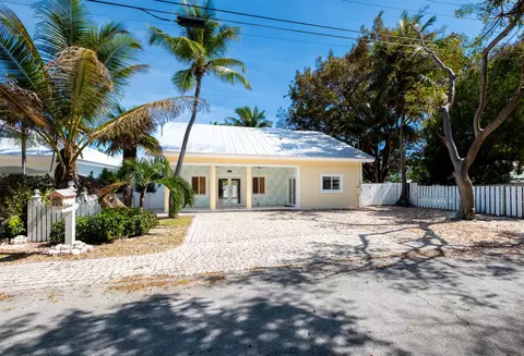 118 First St, Key Largo, FL 33037