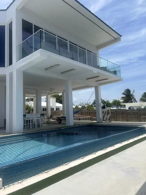 1553 Sunrise Dr, Big Pine Key, FL 33043
